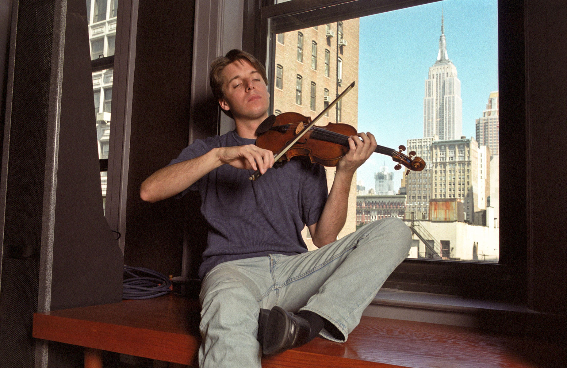 Violinist Joshua Bell ©Susan Farley Photography/NYC and Westchester Portrait Photographer : Celebrity Portraits : Susan Farley NYC Freelance PHOTOGRAPHER New York City, NY Portrait and Event Photography by Susan Farley Photography, New York and WESTCHESTER,NY FREELANCE PHOTOJOURNALIST IS AN AWARD-WINNING PHOTOJOURNALIST IN NEW YORK CITY & WESTCHESTER COUNTY FREELANCE