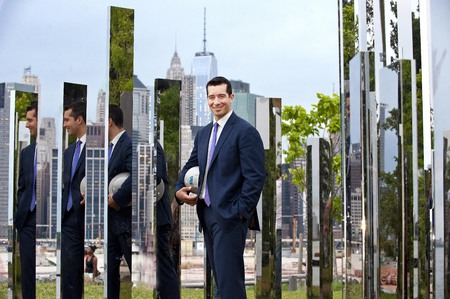 Jason Hart, lawyer in Brooklyn Bridge Park ©Susan FarleyPhotography/NYC and Westchester Portrait Photographer